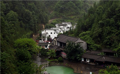 在2012年首次認(rèn)定155個(gè)農(nóng)村集體“三資”管理示范縣的基礎(chǔ)上，今年將認(rèn)定150個(gè)左右新的示范縣。