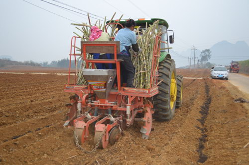 農(nóng)機(jī)專家對(duì)選購大中型農(nóng)機(jī)具的幾點(diǎn)建議.jpg