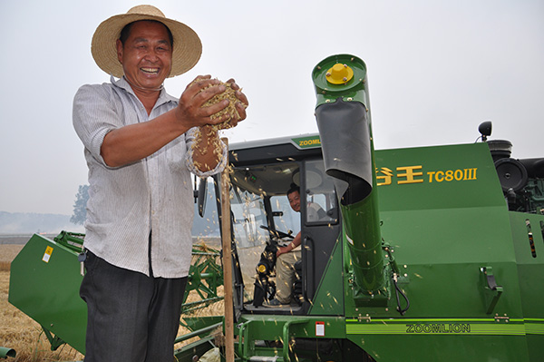 谷王小麥機(jī)助力湖北農(nóng)民喜獲豐收.jpg