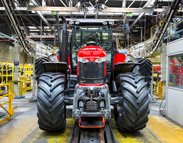 MF_BVS_Factory_tractor_line_13_122579.jpg