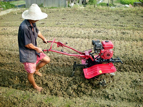 小型農(nóng)機(jī).jpg