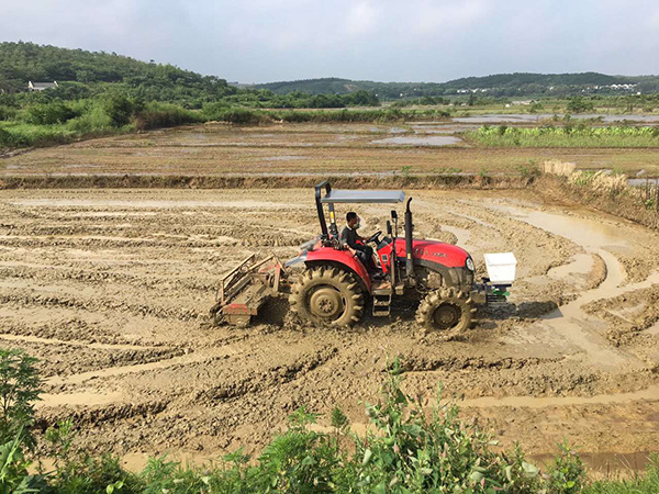 淺談2016年“南澇北旱”災(zāi)害對深松整地機(jī)械的影響.jpg