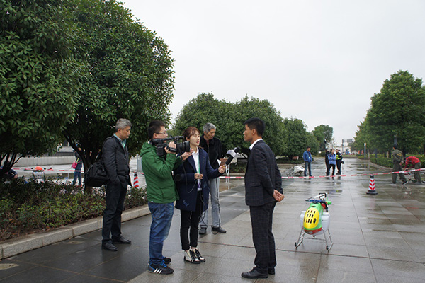 高科新農(nóng)亮相2016國(guó)際農(nóng)機(jī)展7.jpg