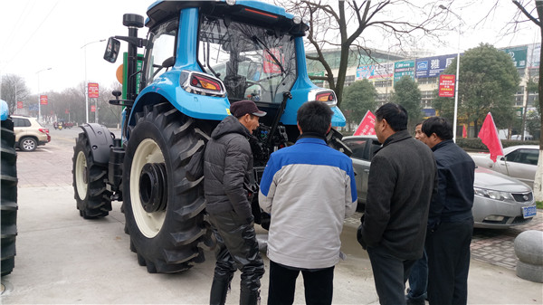 用戶開車，試乘試駕